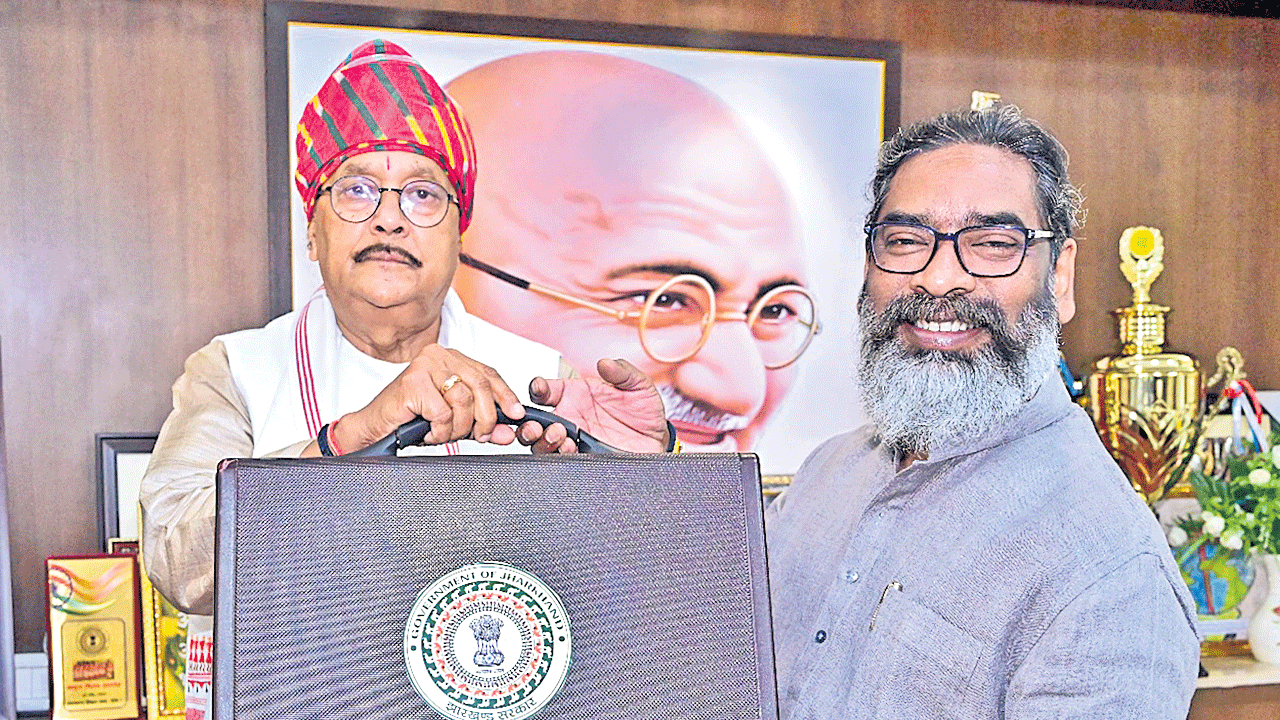 కేంద్ర బకాయిలపై చట్టపరమైన చర్యలు