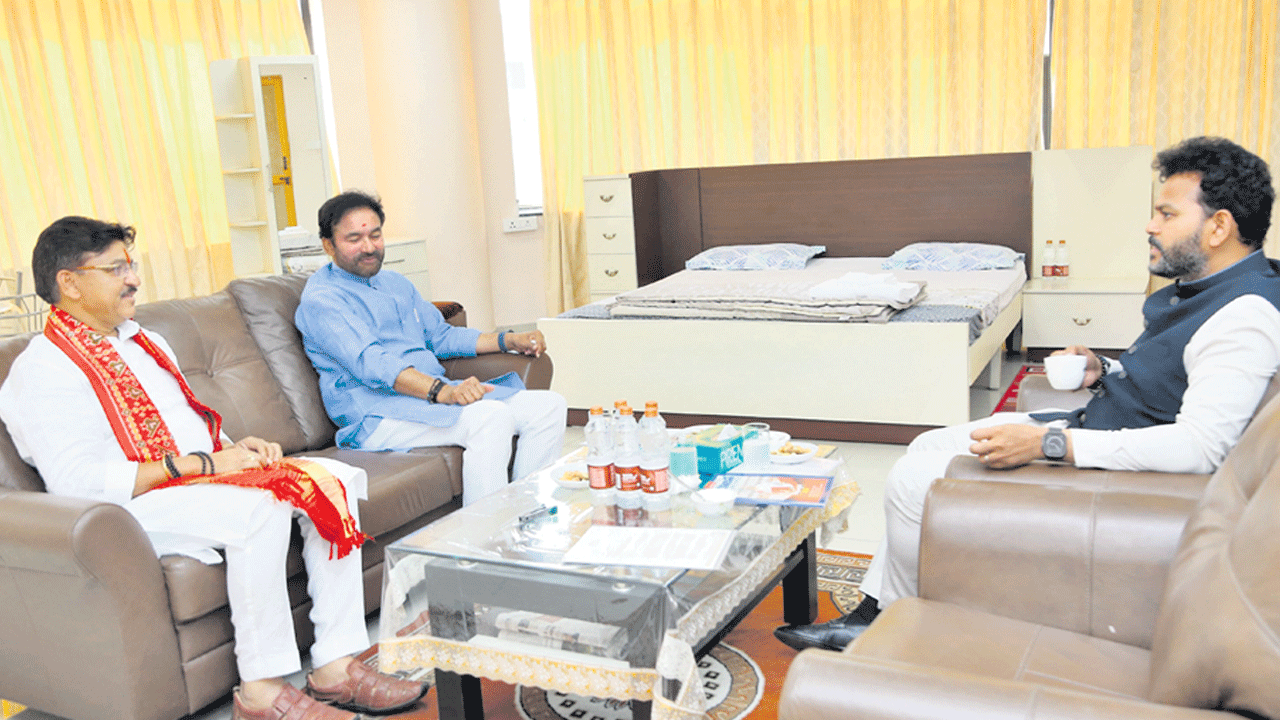 విమానాశ్రయ ఏర్పాటుకు కృషి చేయాలి