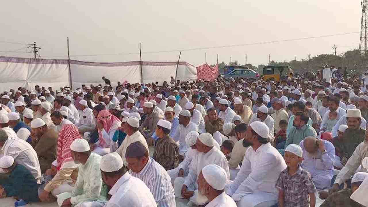 Ramzan celebrations | మహబూబ్‌నగర్‌ జిల్లాలో భక్తిశ్రద్ధలతో రంజాన్ వేడుకలు