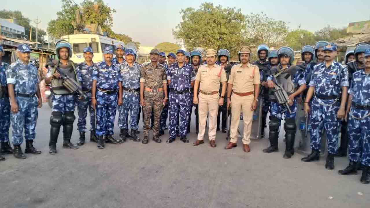 Rapid Action Force | ఎల్లారెడ్డి పట్టణంలో రాపిడ్ యాక్షన్ ఫోర్స్ బలగాల కవాతు