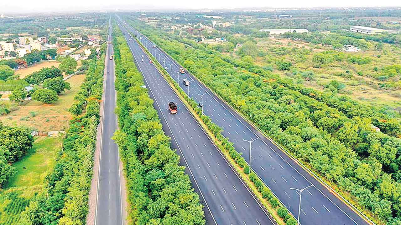 RRR | ట్రిపుల్‌ఆర్‌ నిర్మాణం మరింత ఆలస్యం.. పరిహారం పెంచితేనే పనులు ముందుకు 