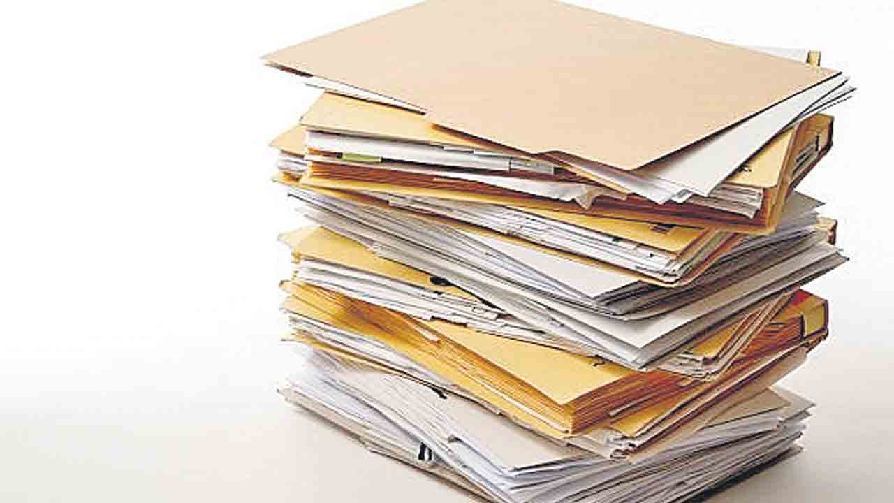 హోంశాఖలో ఎక్కడి ఫైళ్లు అక్కడే