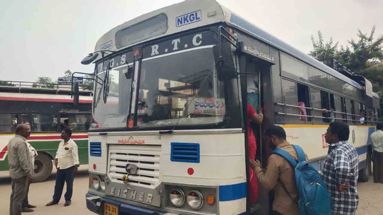 రాత్రి 9 దాటితే.. పట్నంలో పడిగాపులే..