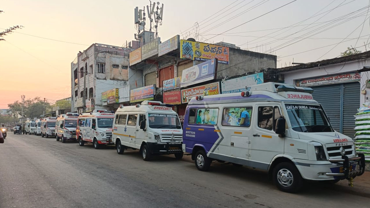 SLBC Tunnel | ఆ 8 మంది చనిపోయారా.. నాగర్‌కర్నూల్‌ దవాఖానకు ఎనిమిది అంబులెన్సులు!