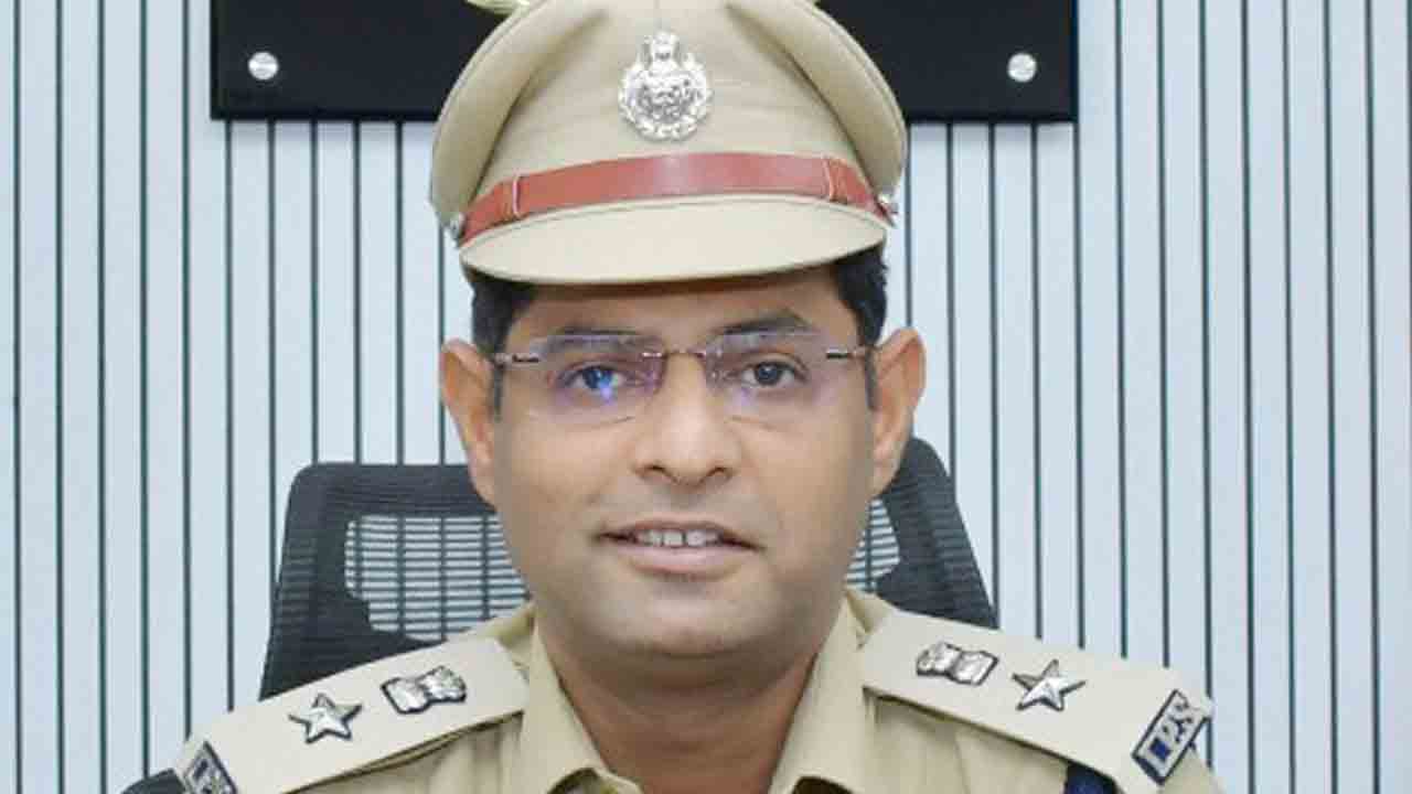 SP Paritosh Pankaj | నెల రోజులు పోలీస్‌ యాక్ట్‌-30 అమలు : సంగారెడ్డి ఎస్పీ పరితోష్‌ పంకజ్‌