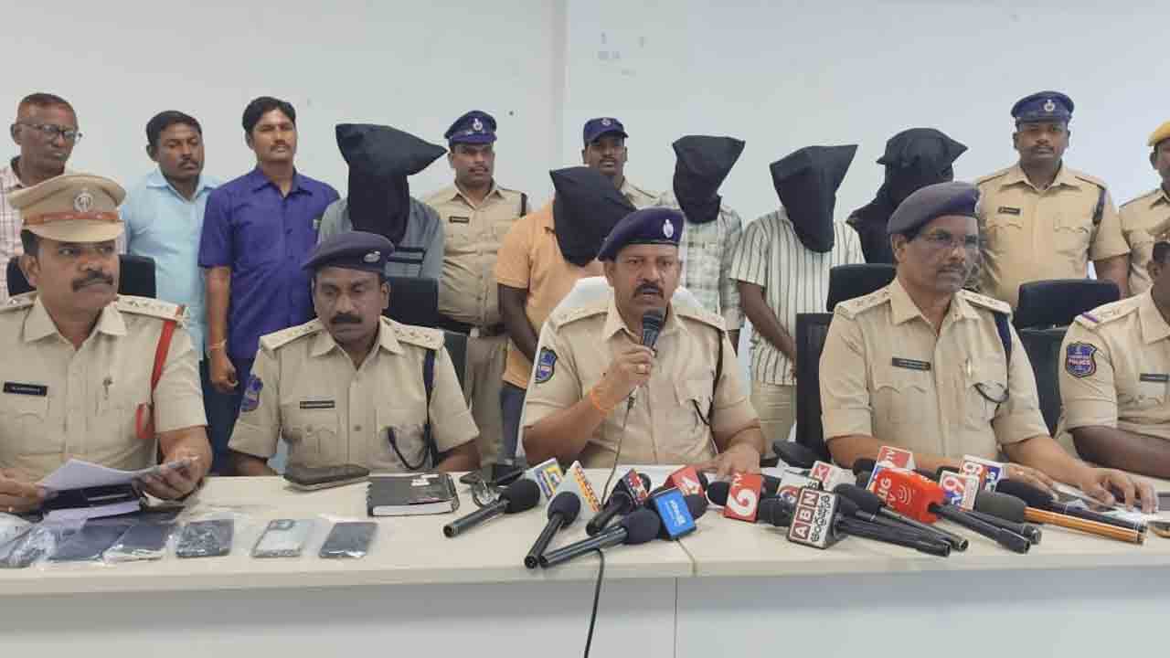 దగా చేసిన దోస్త్‌.. ప్లాన్‌ ప్రకారమే దారి దోపిడీ