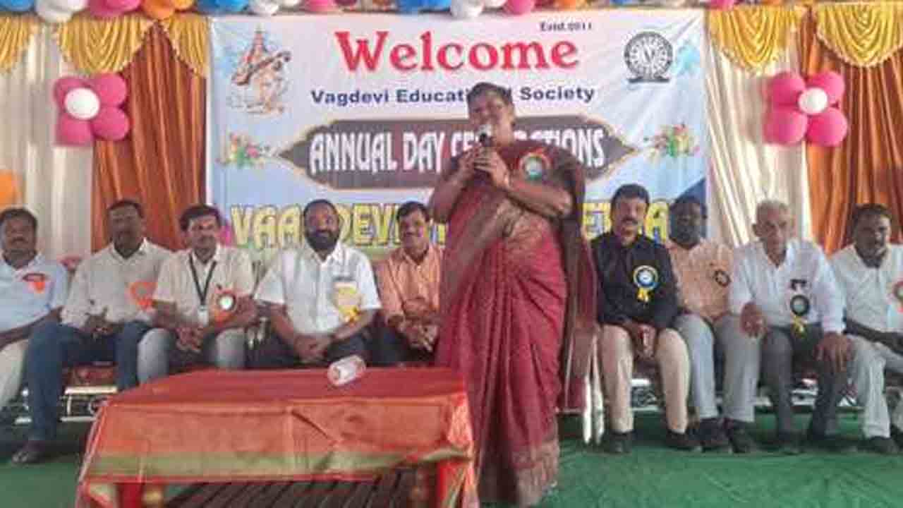 MEO Raji Manjusha | విద్యార్థులు చెడు అలవాట్లకు దూరంగా ఉండాలి : ఎంఈవో