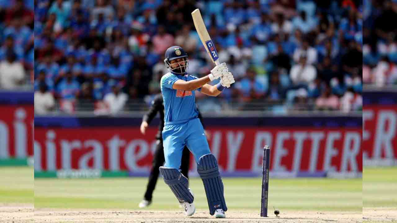 IND vs NZ | అక్షర్‌ పటేల్‌ ఔట్‌.. శ్రేయాస్‌ హాఫ్‌ సెంచరీ.. 35 ఓవర్లలో జట్టు స్కోర్‌ ఎంతంటే..!