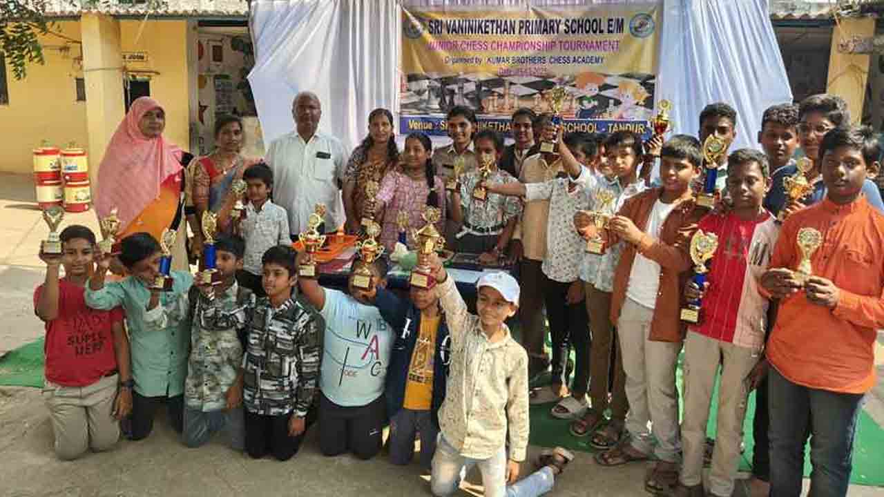 SI Soujanya | విద్యార్థులకు విద్యతోపాటు క్రీడలు అవసరమే : ఎస్సై సౌజన్య