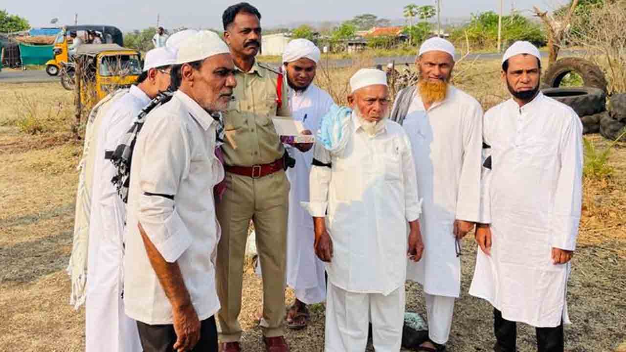 Ramzan | నిర్మల్‌, ఆసిఫాబాద్‌ జిల్లాలో మతాలకతీతంగా రంజాన్ వేడుకలు