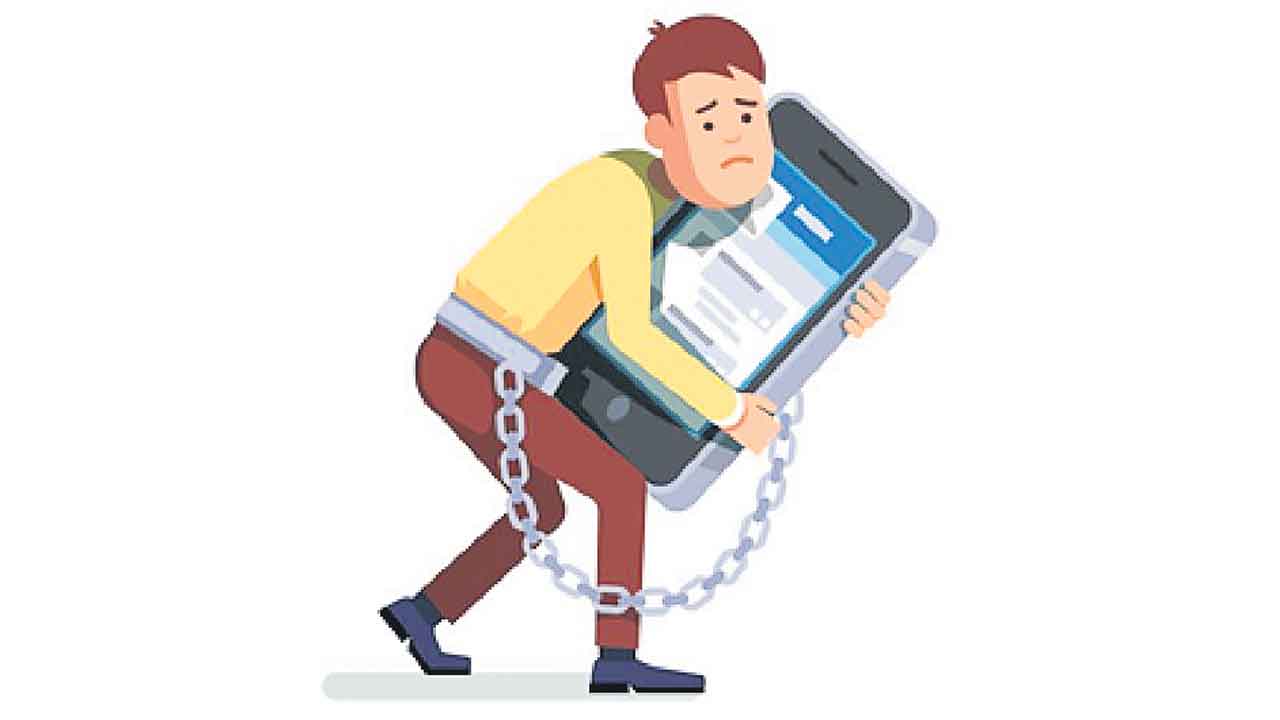 Smartphones | స్మార్ట్‌ ఫోన్లకు బానిసలయ్యాం.. రోజుకు ఐదారు గంటలు సోషల్‌ మీడియాకే అంకితం