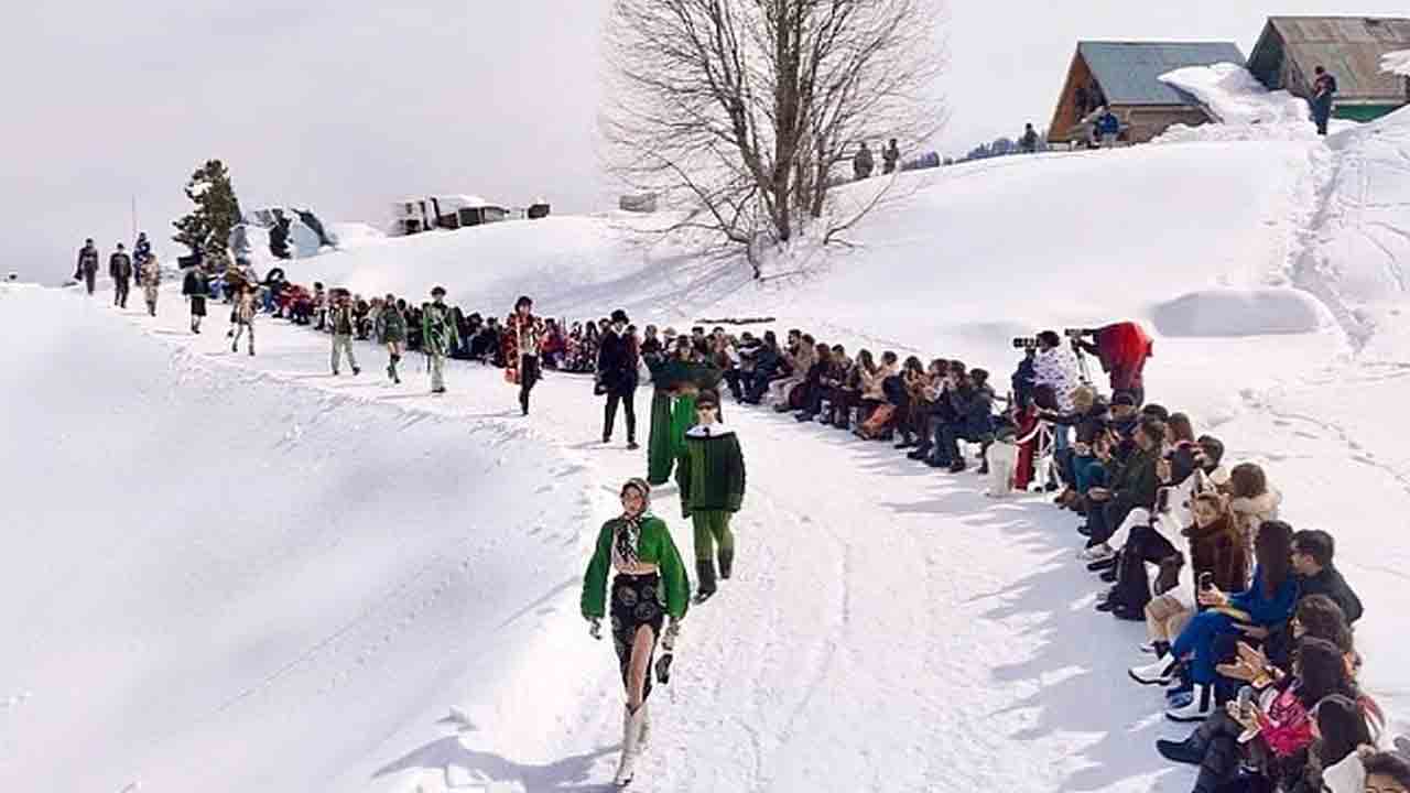 Fashion Show | రంజాన్‌ వేళ కశ్మీర్‌లో అశ్లీల ఫ్యాషన్‌ షో.. మండి పడిన మత పెద్దలు!