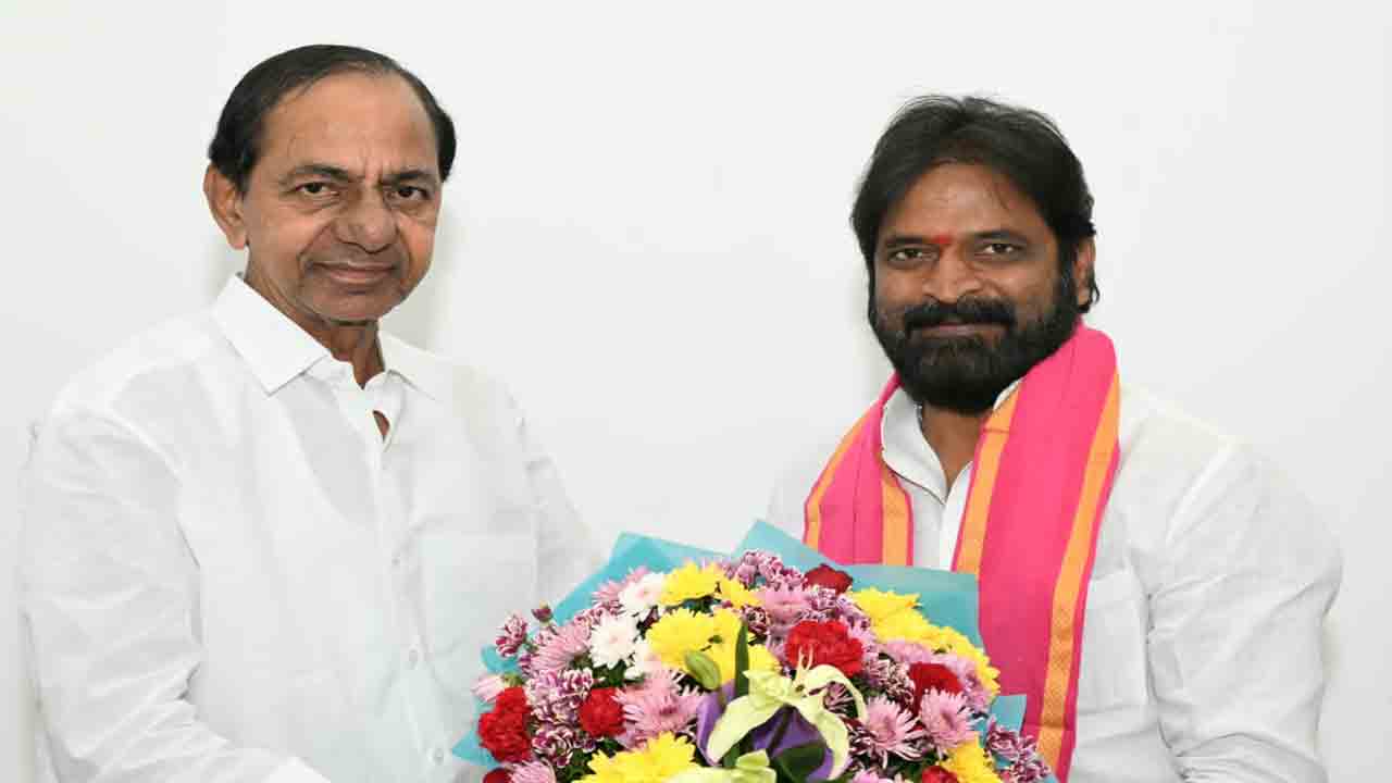 వెల్లువెత్తిన అభిమానం