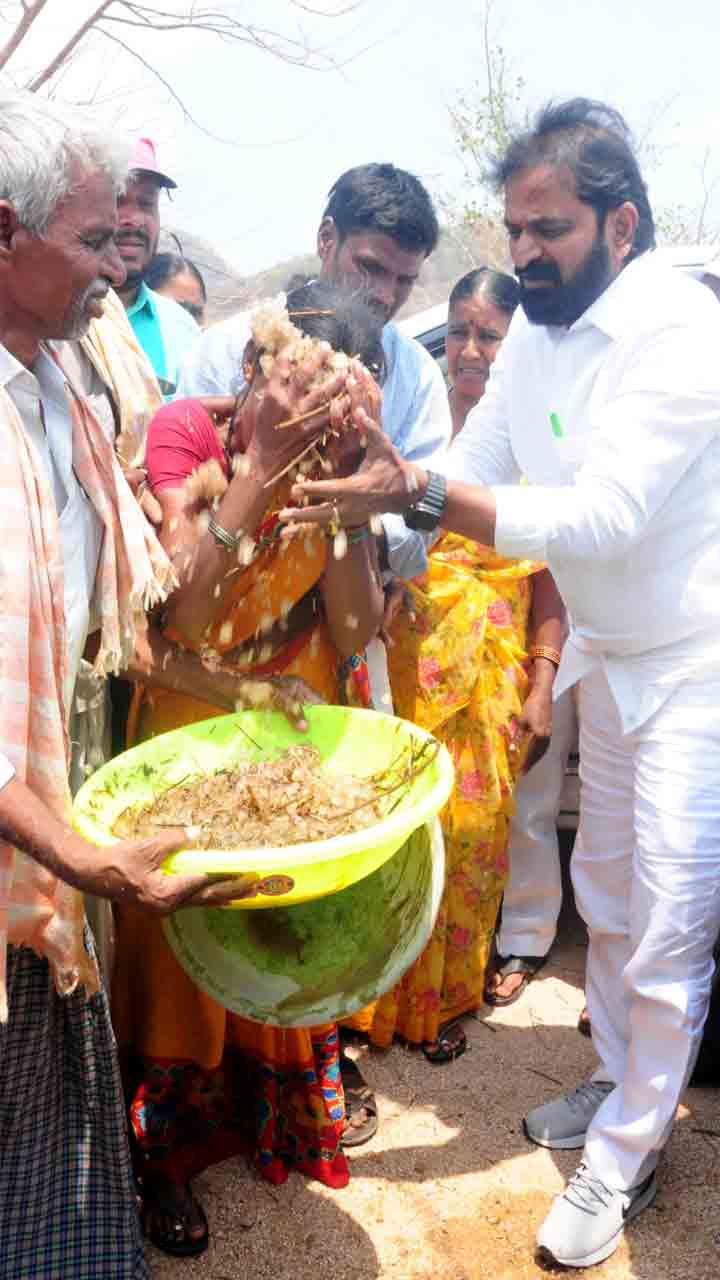 Srinivas Goud Visit Crop Da