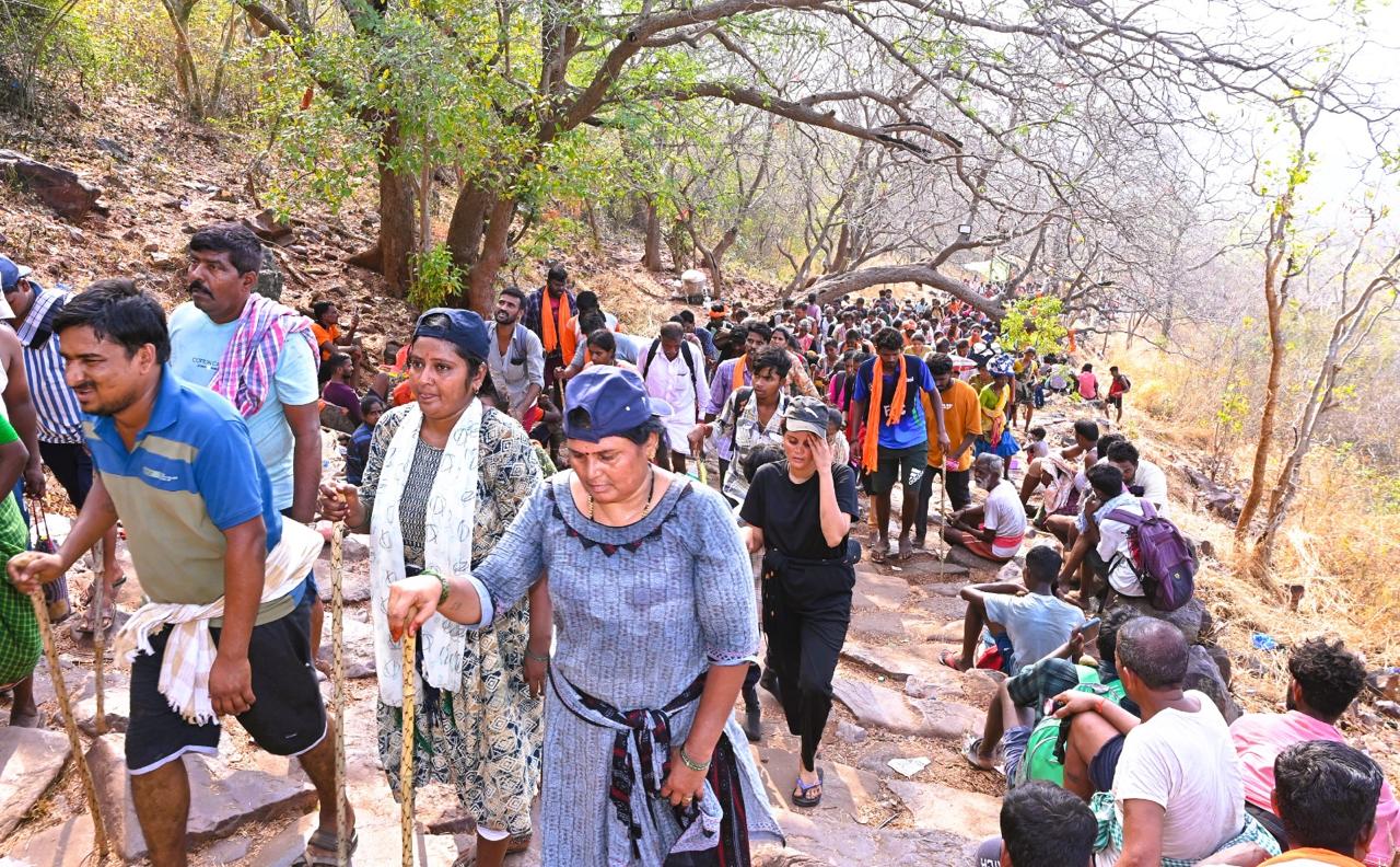 రూ.500 టిక్కెట్ స్పర్శ  దర్శనానికే 3 గంటల సమయం పట్టింది. 