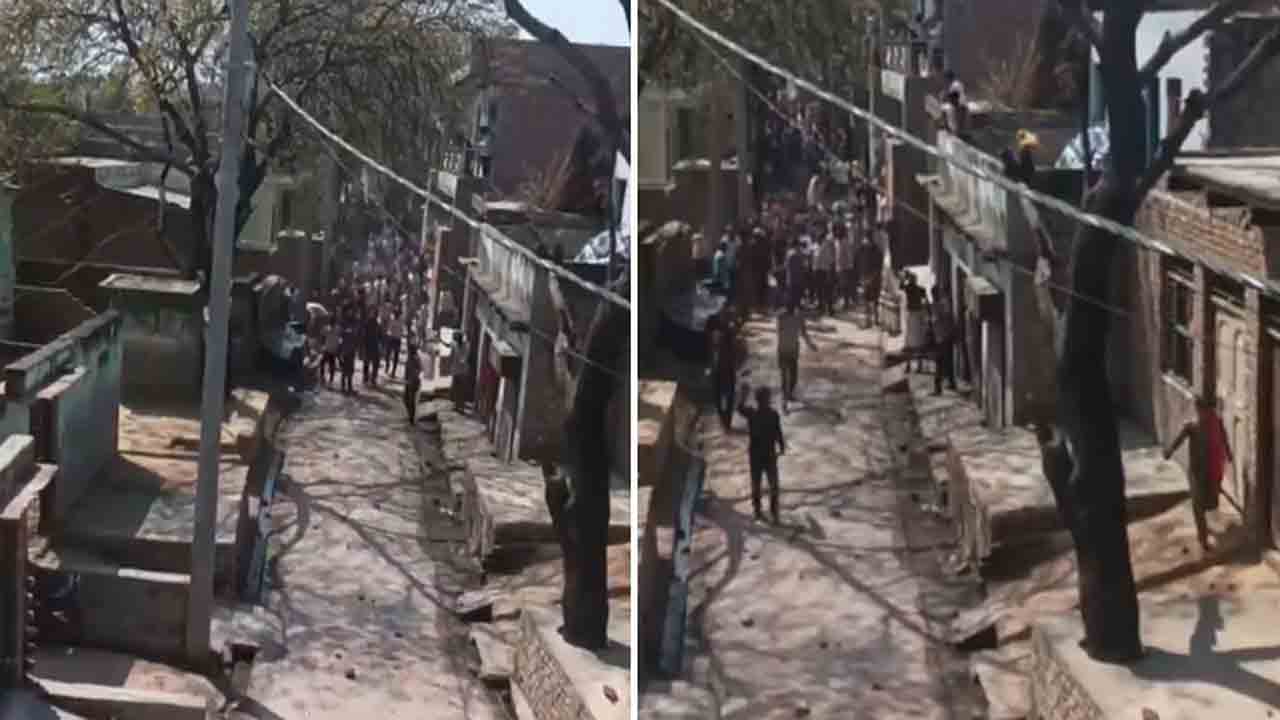 Stone Pelting | హోలీ సందర్భంగా రెండు వర్గాల మధ్య ఘర్షణ.. రాళ్ల దాడిలో పది మందికి   గాయాలు