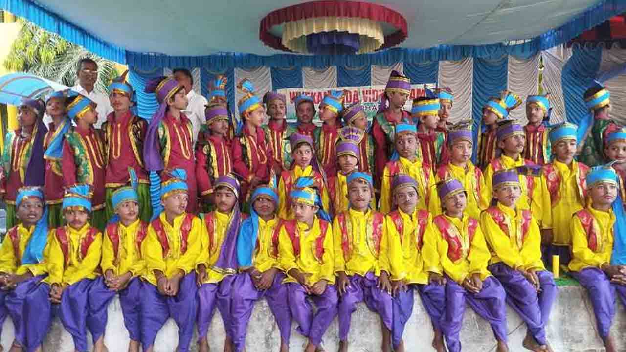 Students | ‘విద్యార్థులు ఉన్నత లక్ష్యాలను ఏర్పరచుకోవాలి ’