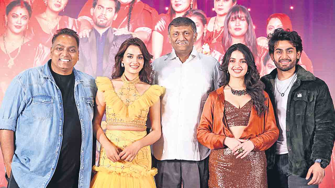 యాక్షన్‌.. రొమాన్స్‌ వెరసి కిస్‌ కిస్‌ కిస్సిక్‌..