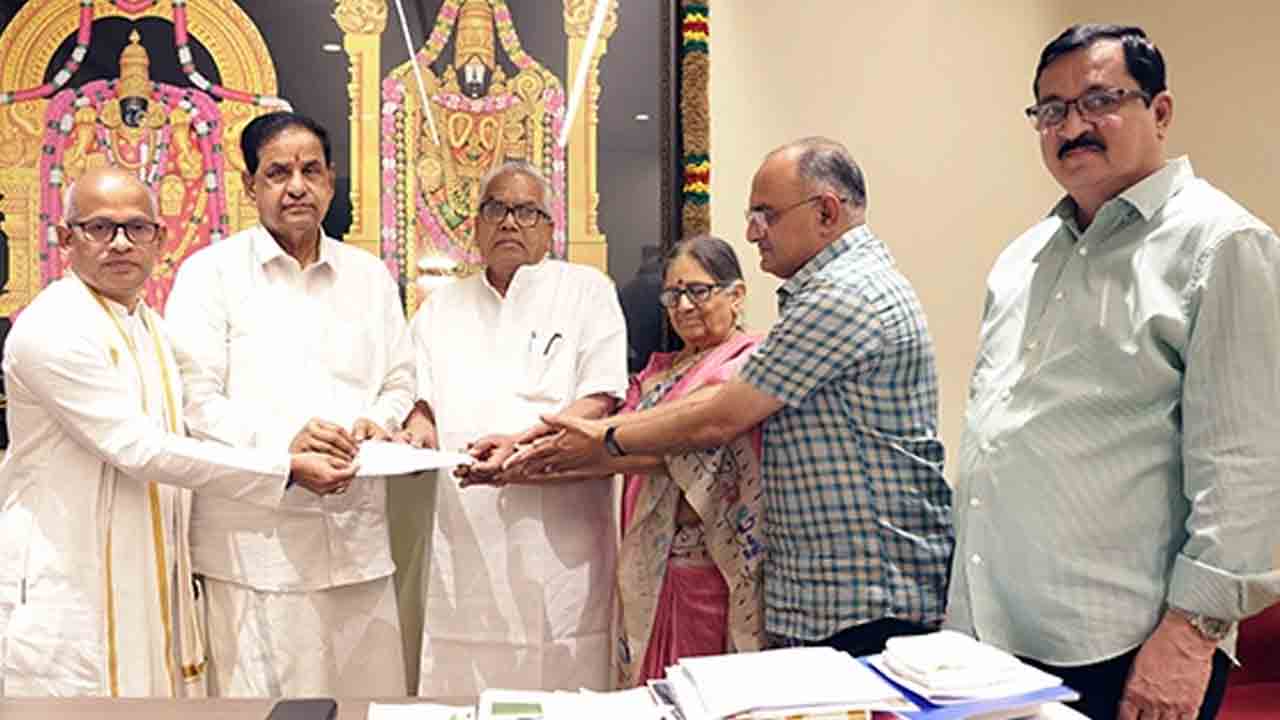 Tirumala | శ్రీ బాలాజీ ఆరోగ్య వరప్రసాదిని పథకానికి రూ. కోటి విరాళం