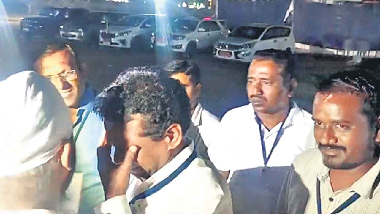 గాడి తప్పిన పాలనకు హెచ్చరిక