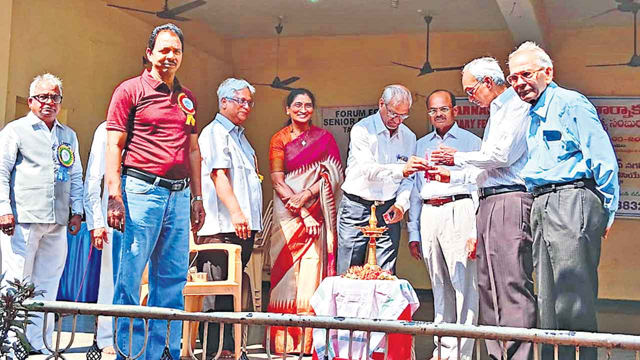 నవీన సాహితీ సంబురాలు తార్నాక లిట్‌ ఫెస్ట్‌