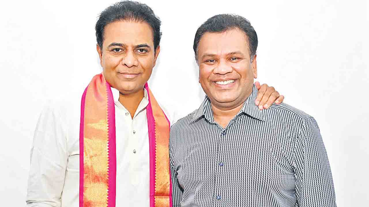 కేటీఆర్‌తో మహేశ్‌ బిగాల భేటీ