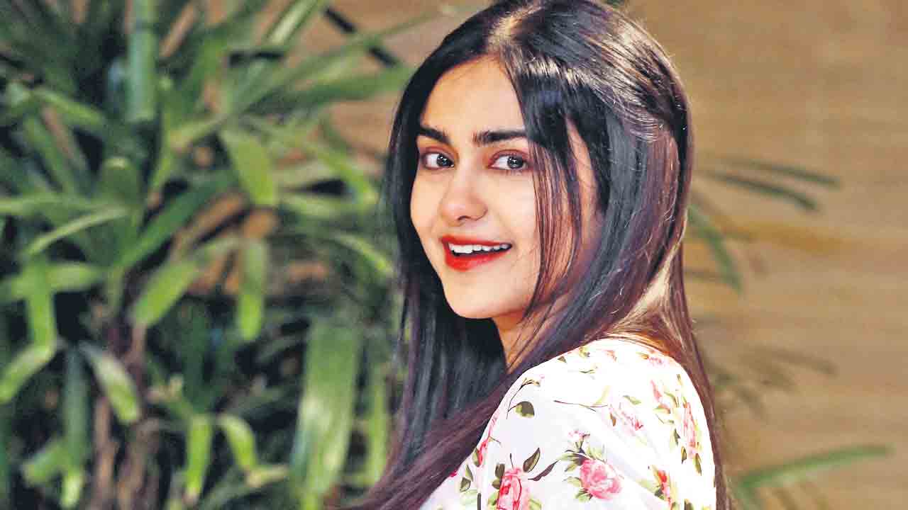 Adah Sharma | వాటి గురంచి నేను పట్టించుకోను.. అలాచేస్తే పాత్రపై దృష్టి పెట్టలేం: ఆదా శర్మ