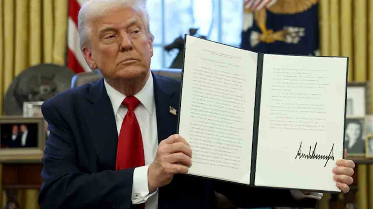 Donald Trump | ట్రంప్‌ మరో సంచలన నిర్ణయం.. విదేశీ కార్లపై 25 శాతం సుంకం