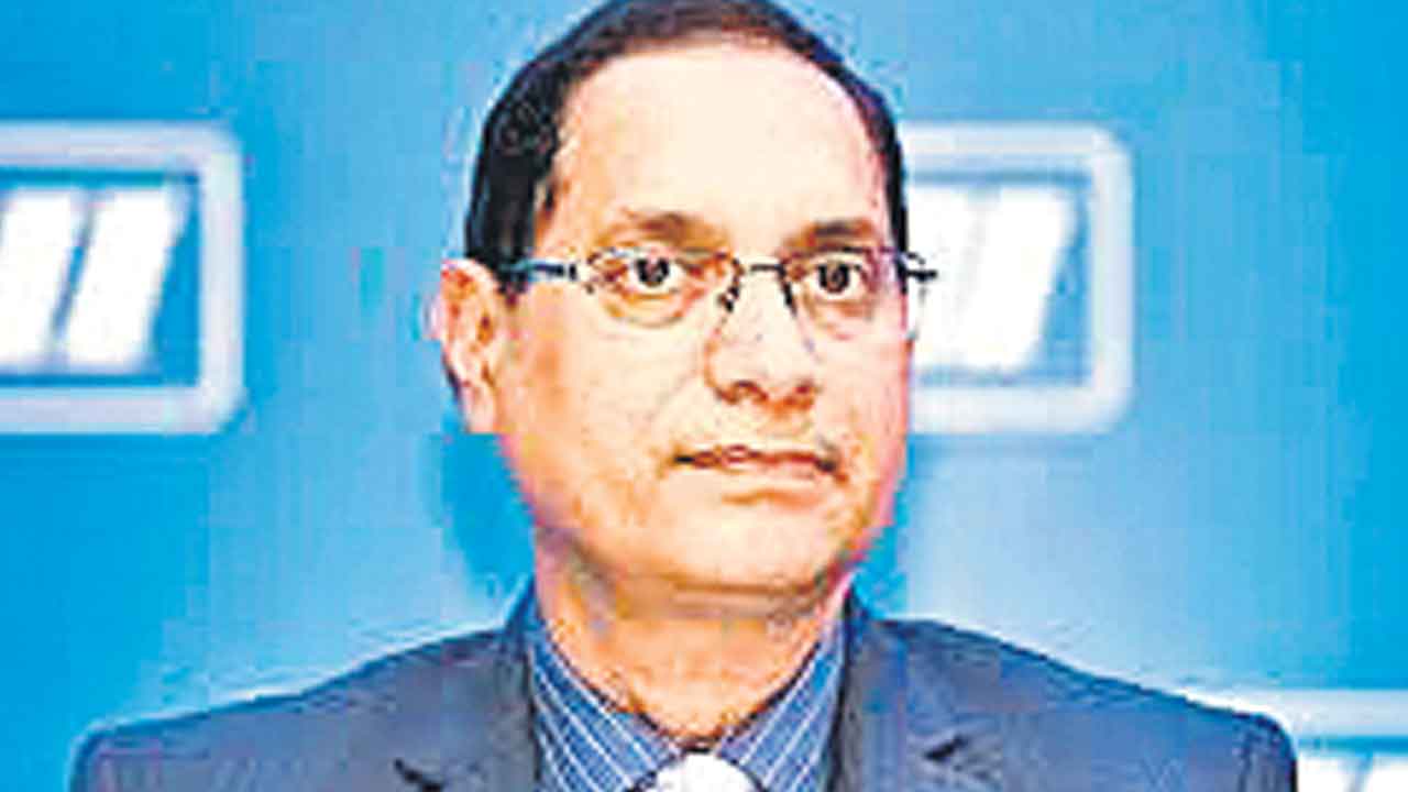 సెబీ చైర్మన్‌గా తుహిన్‌ కాంత పాండే