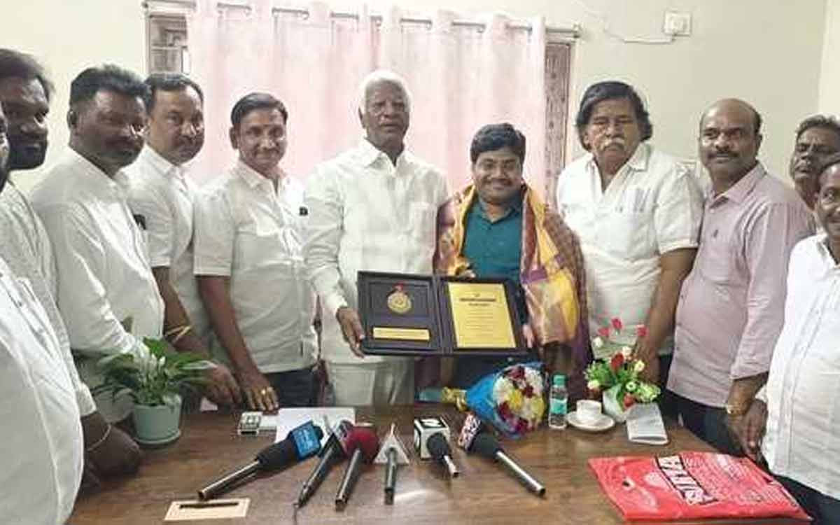 MLA Kadiyam | సీఏలో గోల్డ్ మెడల్ సాధించిన మణిశంకర్‌ను అభినందించిన ఎమ్మెల్యే కడియం