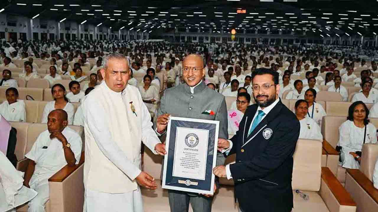 ‘ఉషాలక్ష్మి ఫౌండేషన్‌’ గిన్నిస్‌ రికార్డు