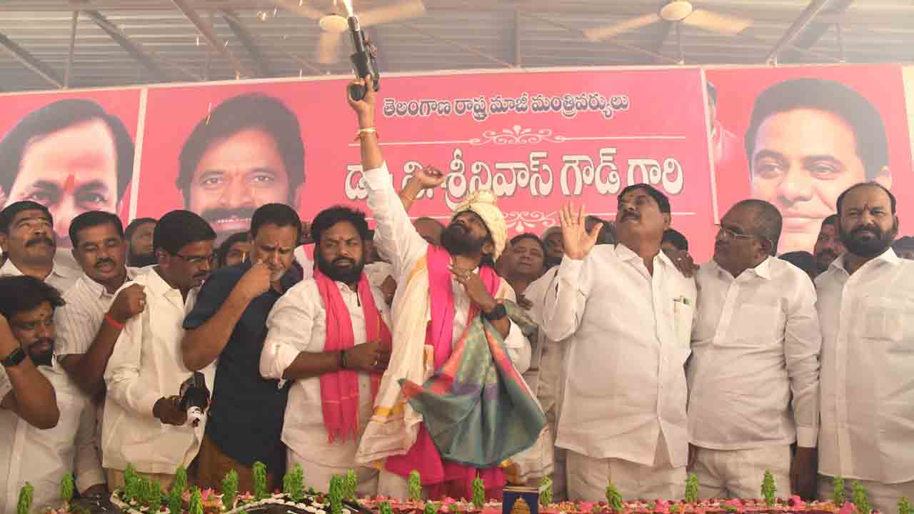 V Srinivas Goud4