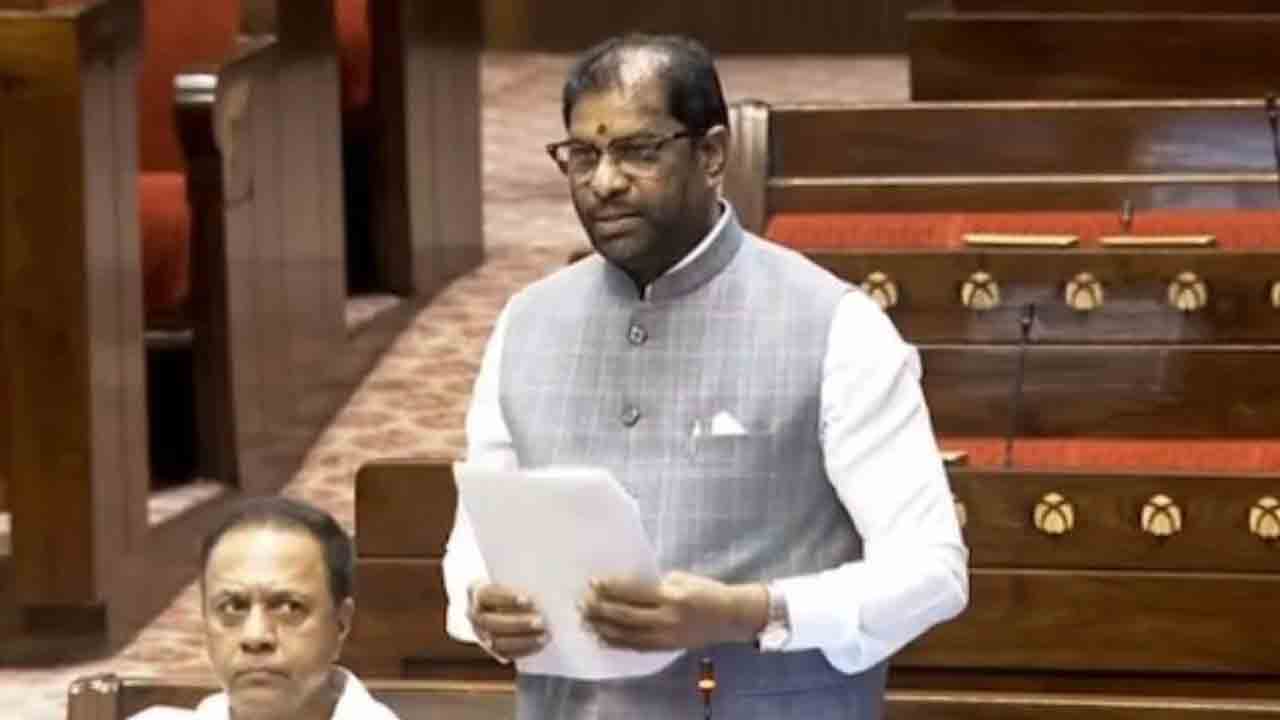 రైల్వే సమస్యలను పట్టించుకోని ఎన్డీఏ