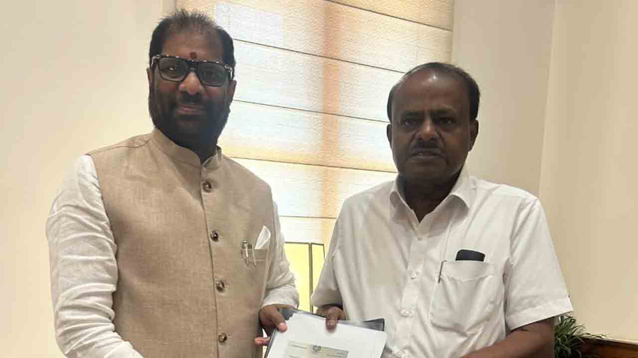 కేంద్రమంత్రితో ఎంపీ వద్దిరాజు భేటీ