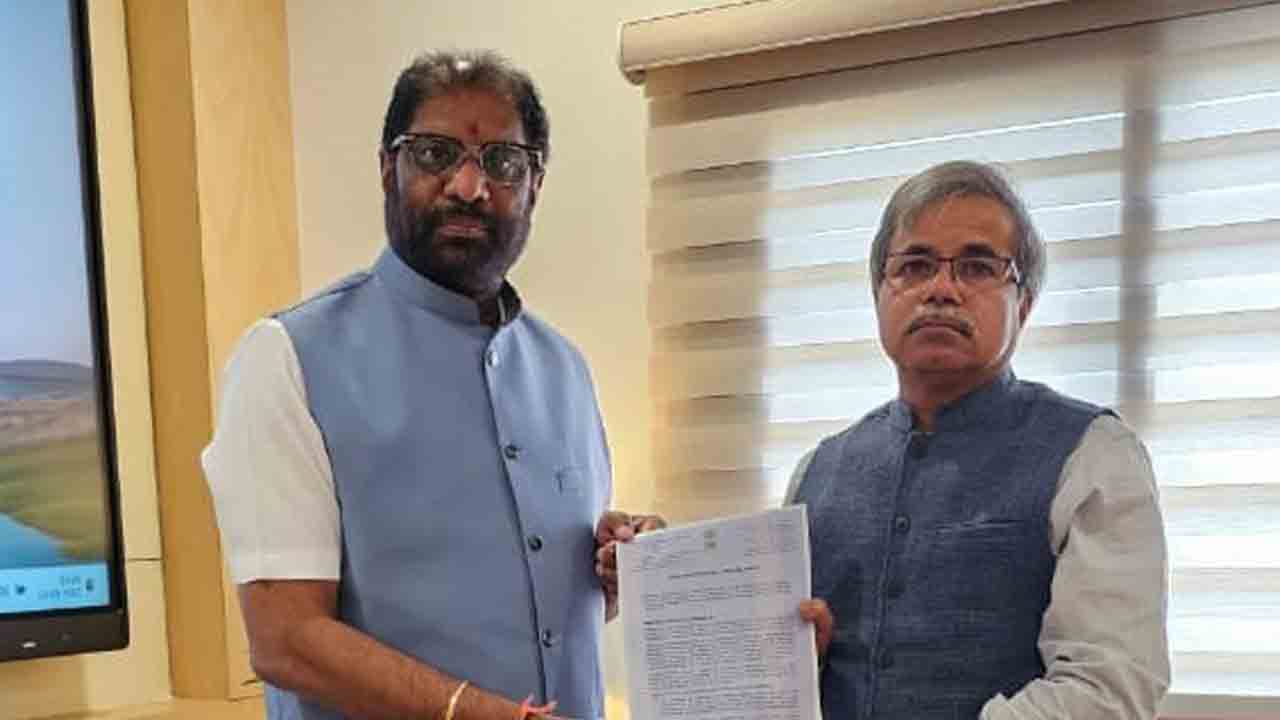 రైల్వే బోర్డు చైర్మన్తో ఎంపీ వద్దిరాజు భేటీ