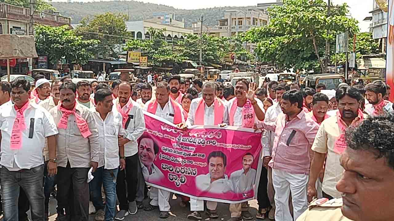 ప్రశ్నించే గొంతు నొక్కడం మీ వల్లకాదు..