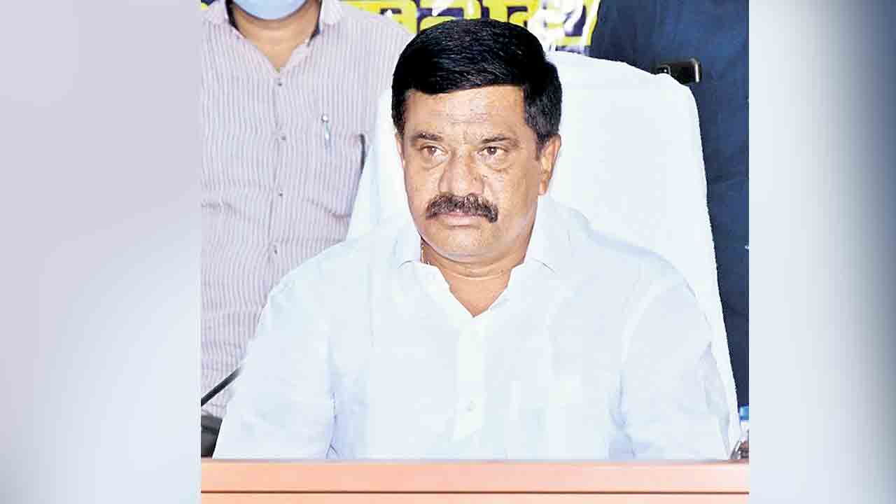 రుణమాఫీ విషయంలో కాంగ్రెస్‌ తప్పుడు లెక్కలు