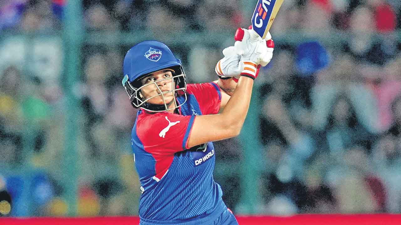 ప్లేఆఫ్స్‌లో ఢిల్లీ.. బెంగళూరుపై భారీ గెలుపు