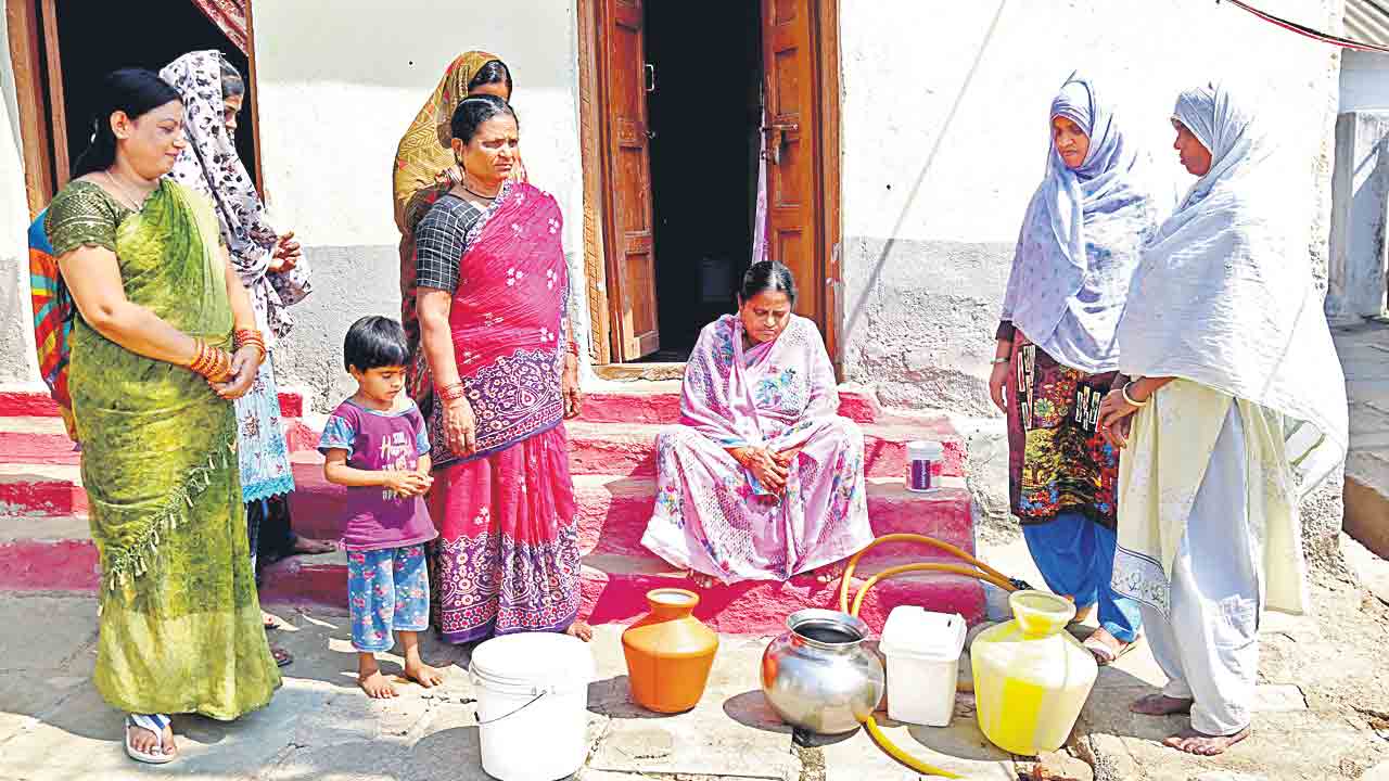 నిర్వహణ లోపం.. ప్రజలకు శాపం !