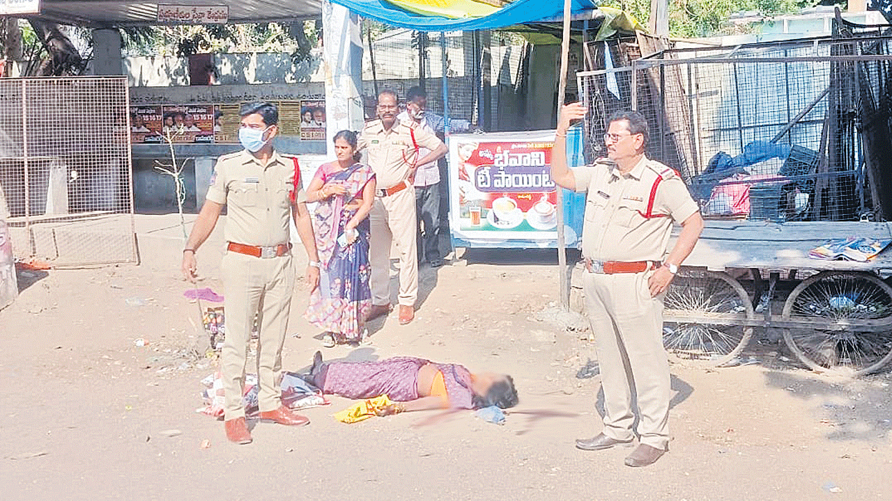 కత్తిపోట్ల కలకలం