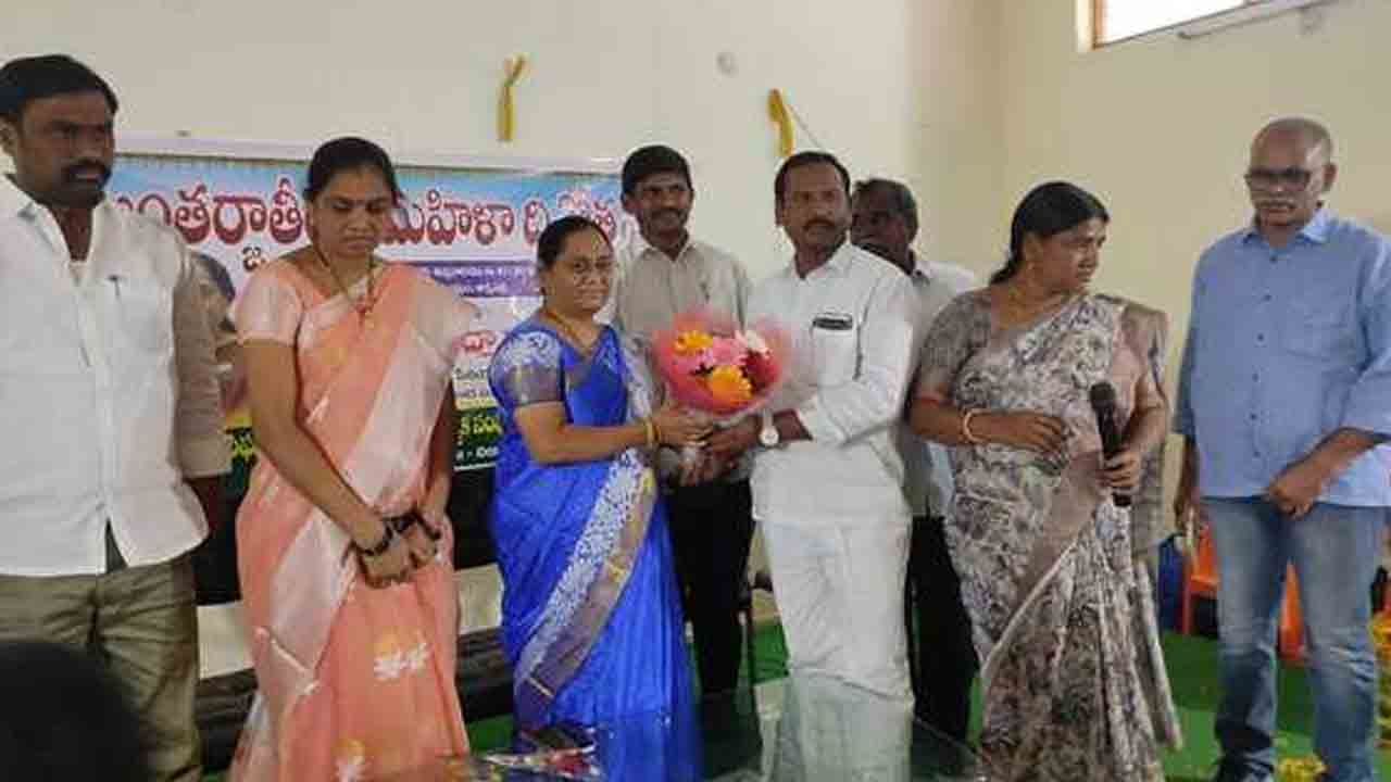 Womens Day | మహిళలు స్వయంశక్తితో హక్కులను సాధించుకోవాలి : సివిల్‌ జడ్జి