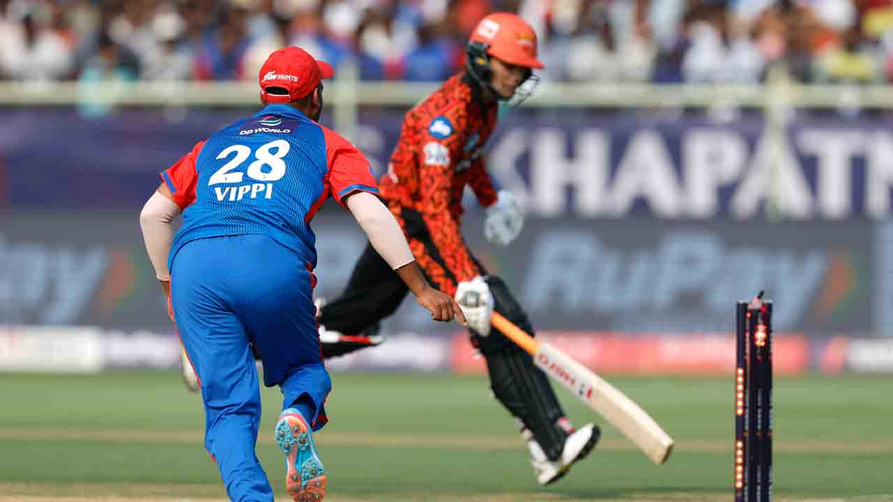 IPL 2025 | పెవిలియ‌న్‌కు క్యూ క‌డుతున్న స‌న్‌రైజ‌ర్స్ బ్యాట‌ర్లు.. ప‌వ‌ర్ ప్లేలో స్కోర్..?