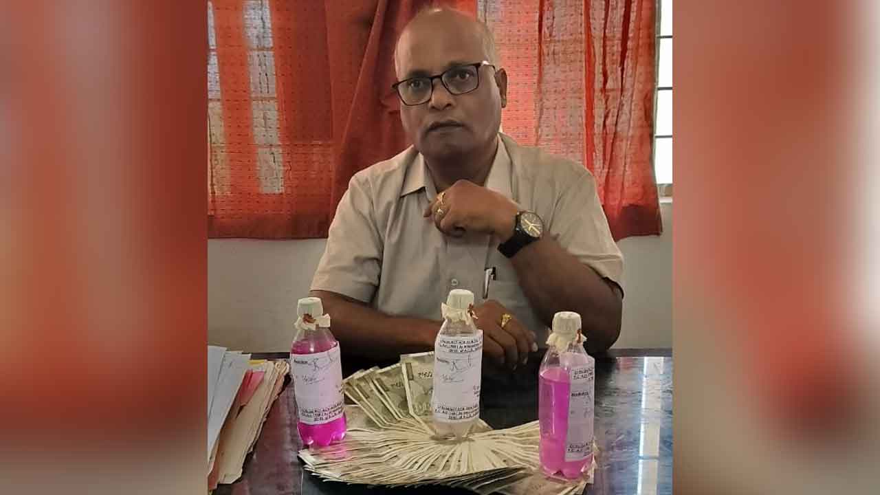 ACB | లంచం తీసుకుంటూ ఏసీబీకి పట్టుబడిన మాస్ మీడియా అధికారి