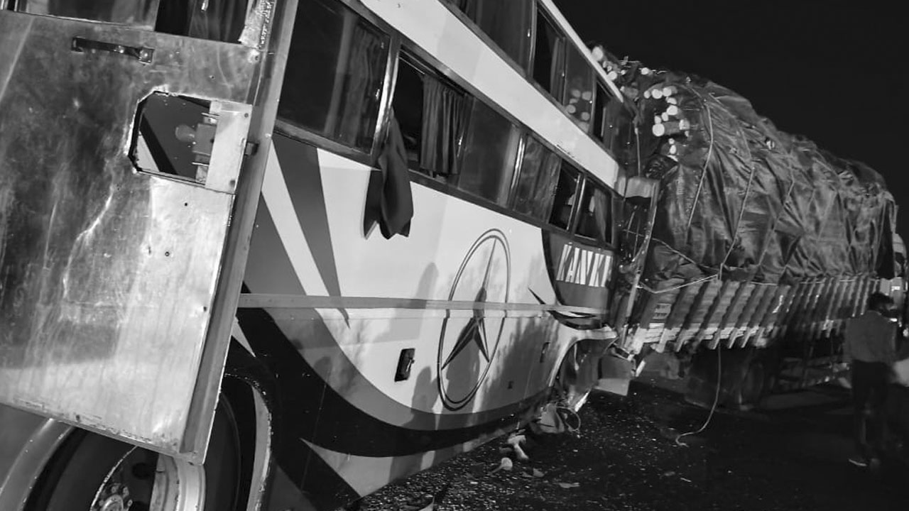 Accident Adilabad1