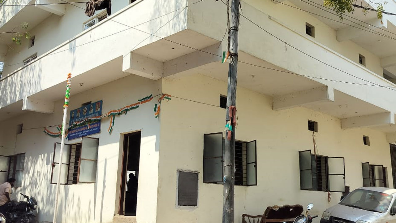 Addagutta | అసాంఘిక కార్య‌క‌లాపాల‌కు అడ్డాగా.. శాంతిన‌గ‌ర్ క‌మ్యూనిటీ హాల్