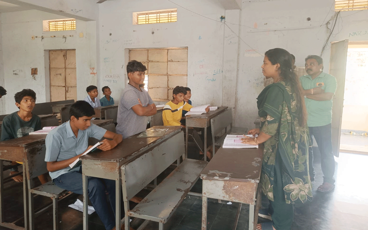 Tribal Boys Ashram School : విద్యార్థులకు విద్య‌తో పాటు క్రమశిక్షణ నేర్పాలి : అద‌నపు కలెక్టర్ శ్రీజ