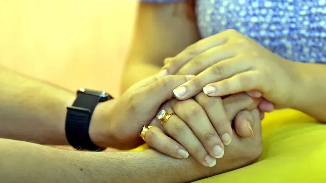 Hyderabad | భర్తతో అక్రమ సంబంధం పెట్టుకున్న మహిళకు దేహశుద్ధి