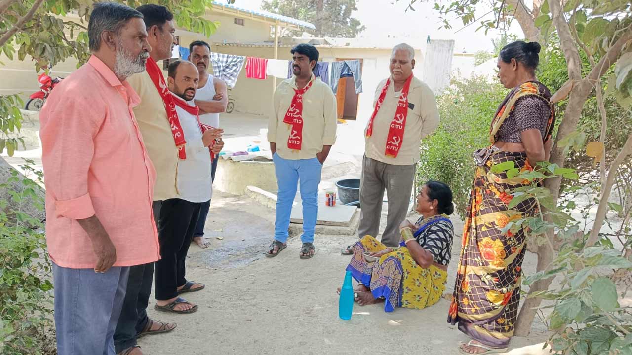 డబుల్‌ బెడ్‌రూం ఇండ్లు వెంటనే పంపిణీ చేయండి.. కాంగ్రెస్‌ సర్కార్‌ను డిమాండ్‌ చేసిన సీపీఎం