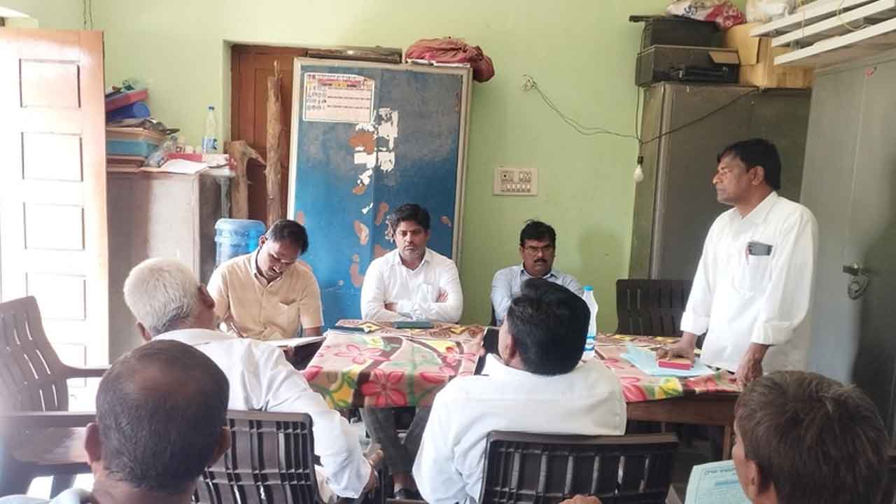 Angadi velam | రూ.3.96 లక్షలు పలికిన రాయపర్తి అంగడి వేలం