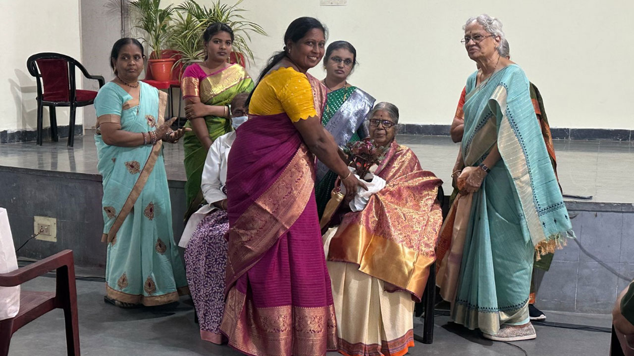 డిజిటల్ మీడియాతో మహిళల‌కు చాలా వ‌ర‌కు న‌ష్ట‌మే : అనిల్ రాచమల్ల